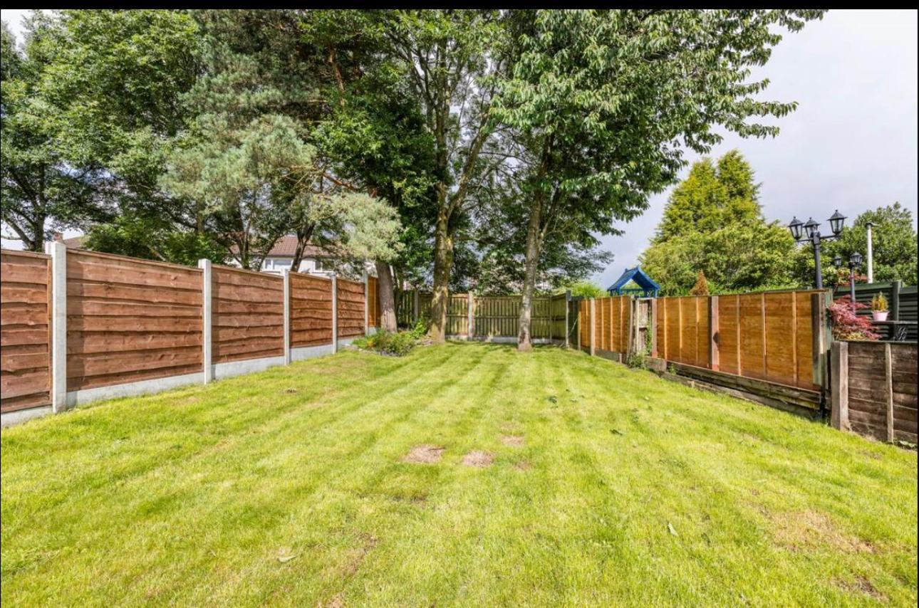 Rishton Entire Charming 5-Bed House In Darwen Blackburn Bb1 Free Parking Roadside מראה חיצוני תמונה